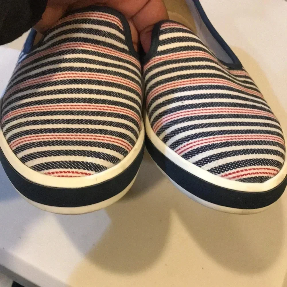 St. John’s Bay Womens Red, White & Blue Striped Memory Foam Slip On Sneakers-8M